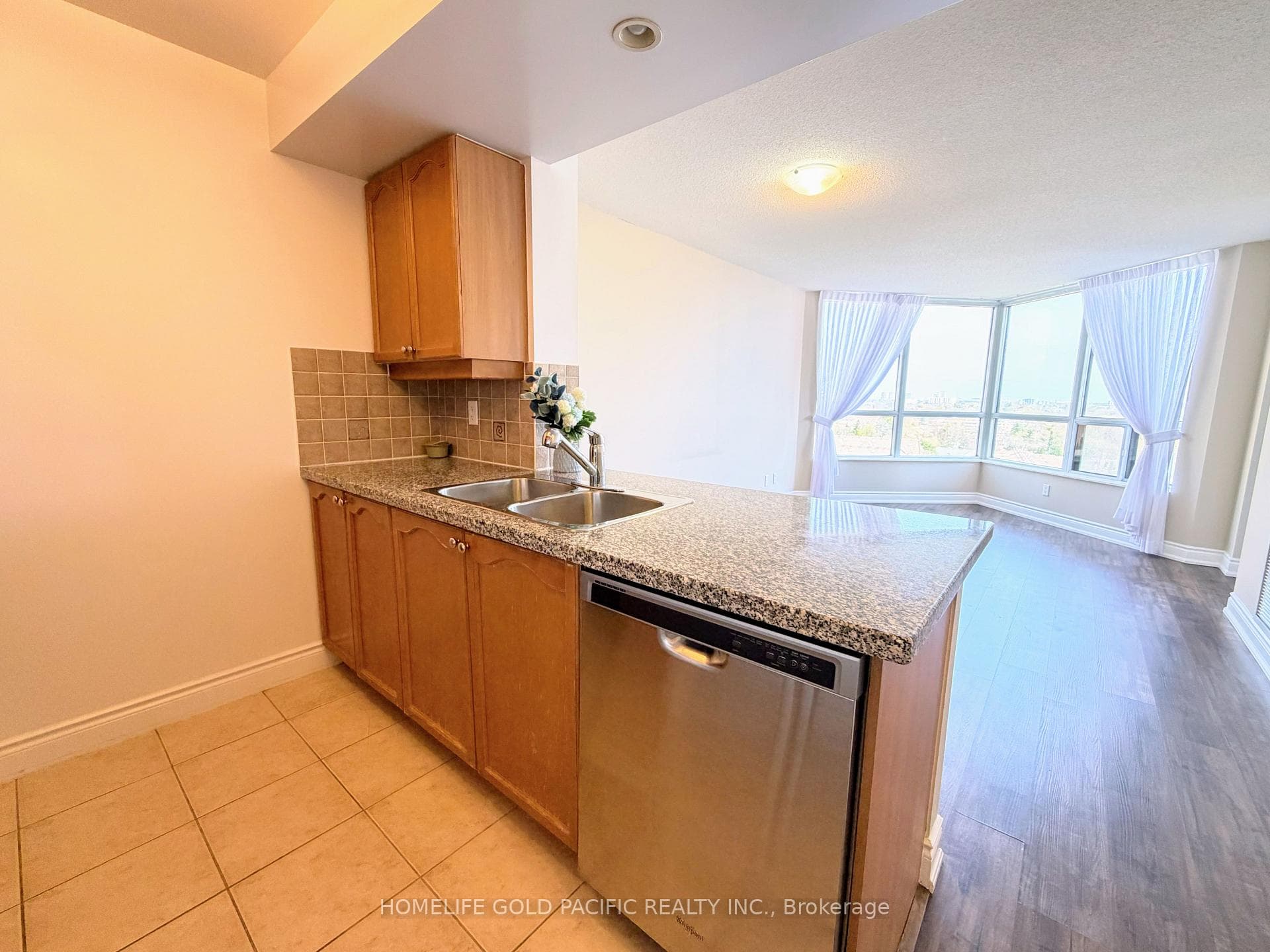 10 Northtown Way Unit 1002 photo 2