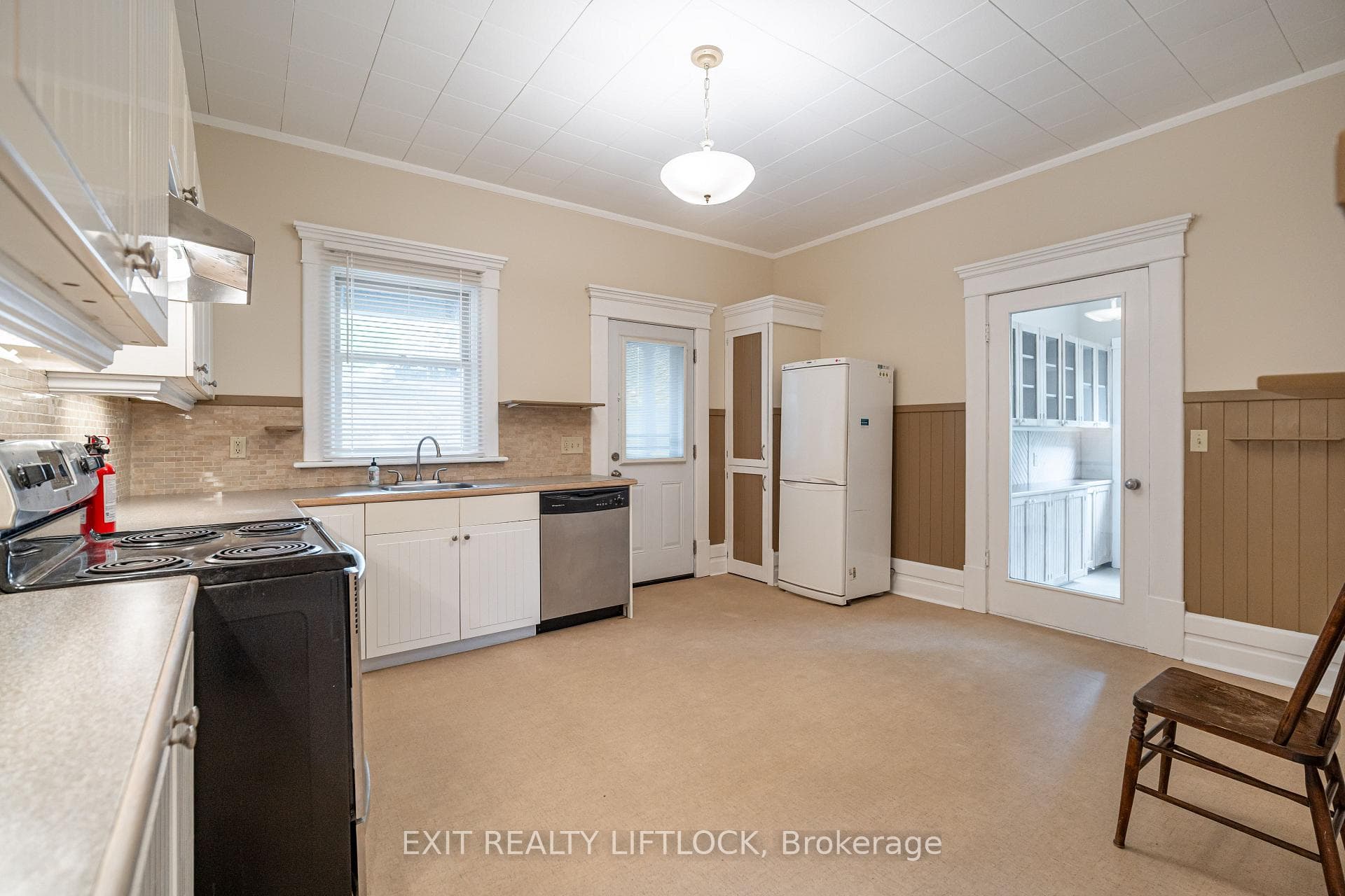 141 Hunter Street photo 10