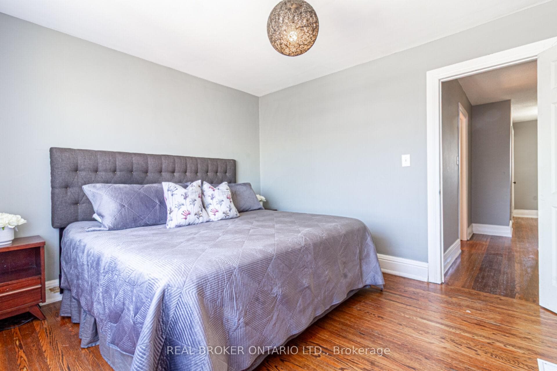 165 Leinster Avenue photo 23