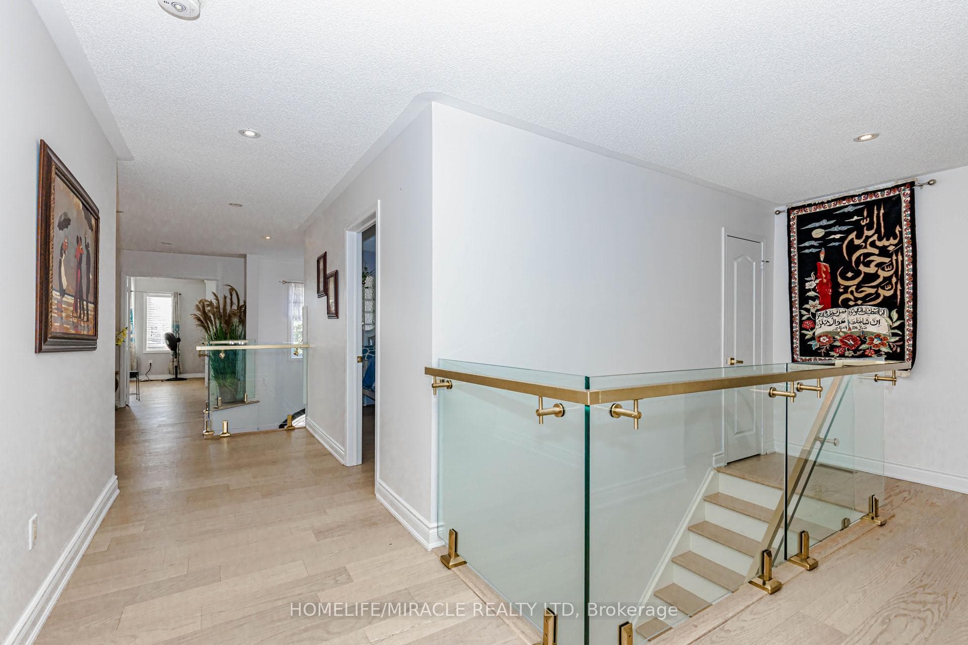 3339 Crompton Crescent photo 36