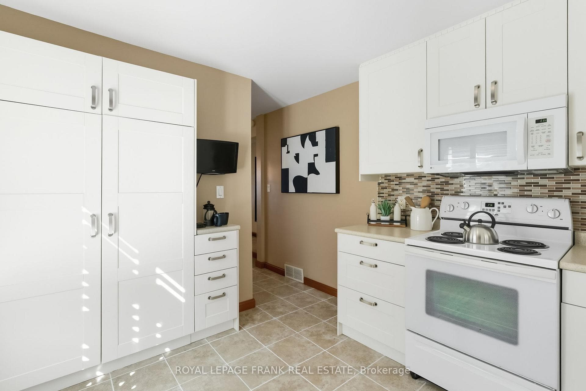 131 Jones Avenue photo 21
