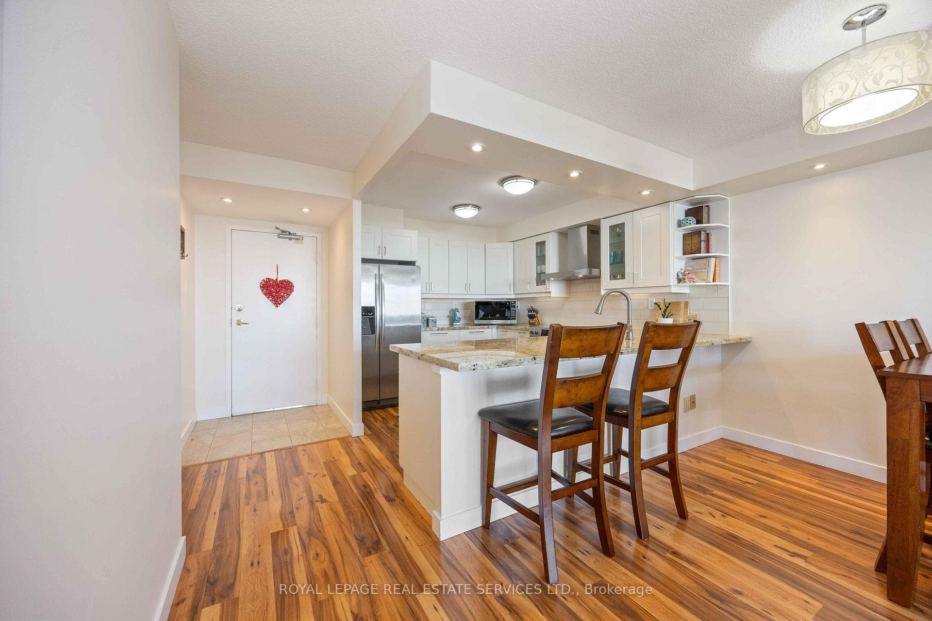 3845 Lake Shore Boulevard Unit 1410 photo 12