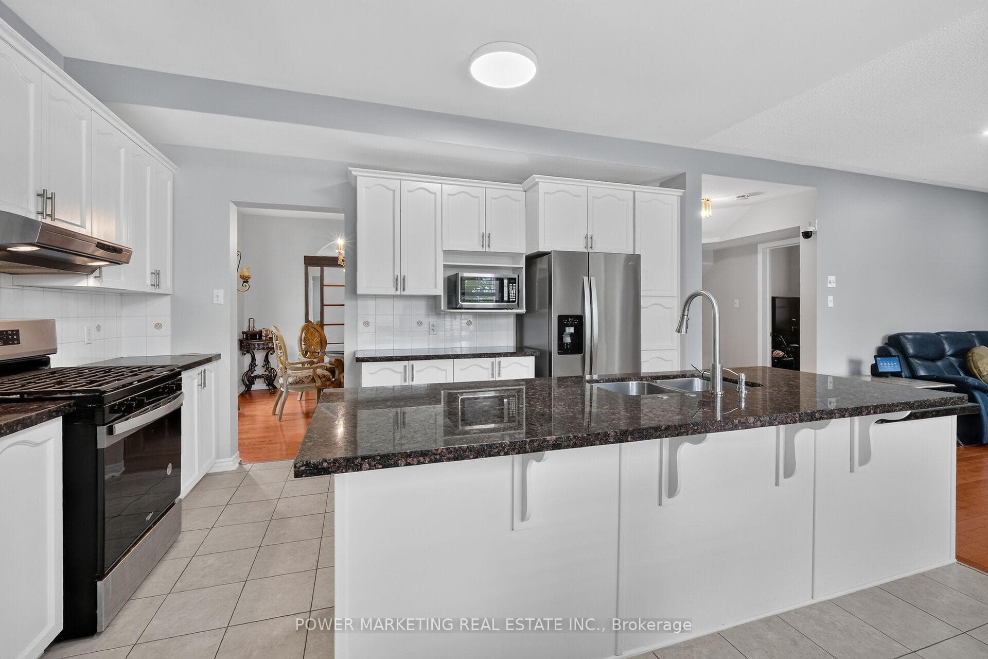 2165 BLUE WILLOW Crescent photo 20