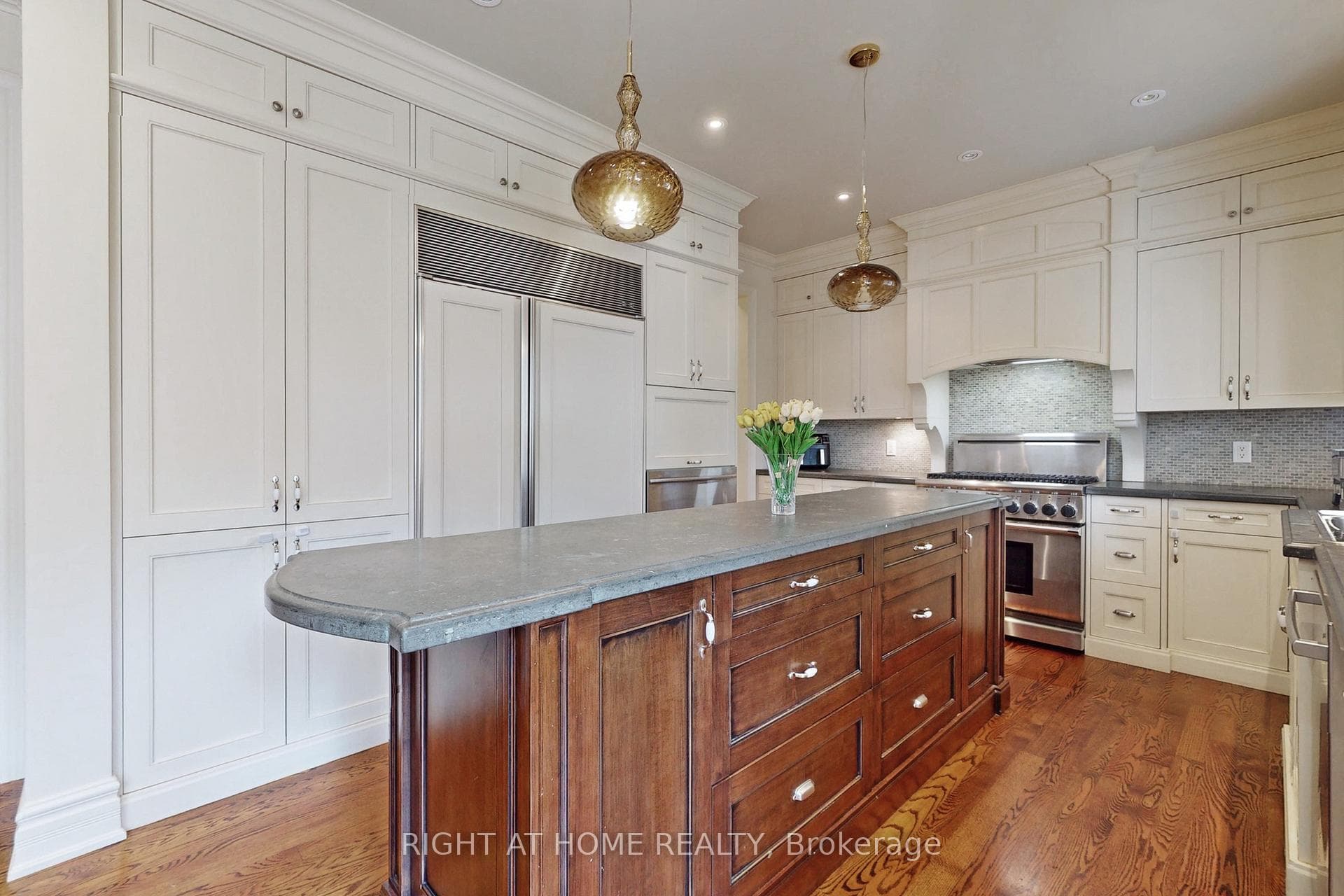 88 Langtry Place photo 12