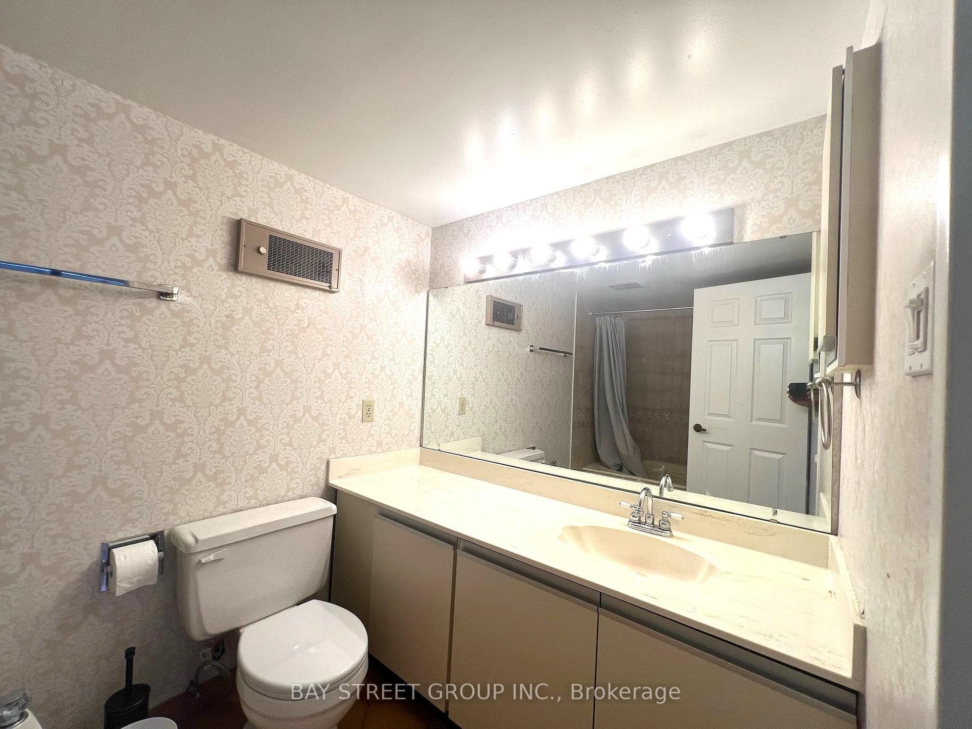 60 Granby Street photo 24