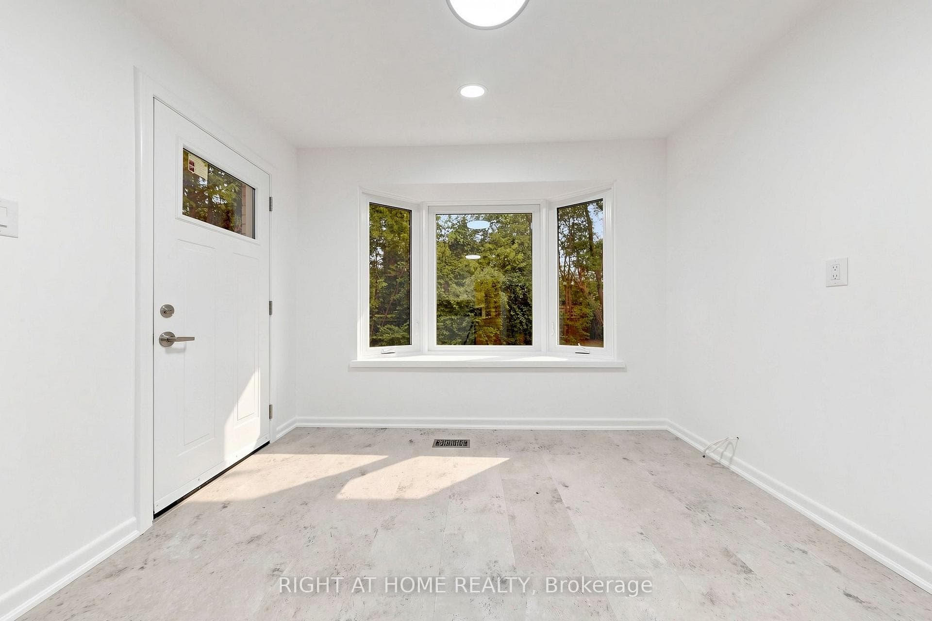 6 Colonnade Road photo 6