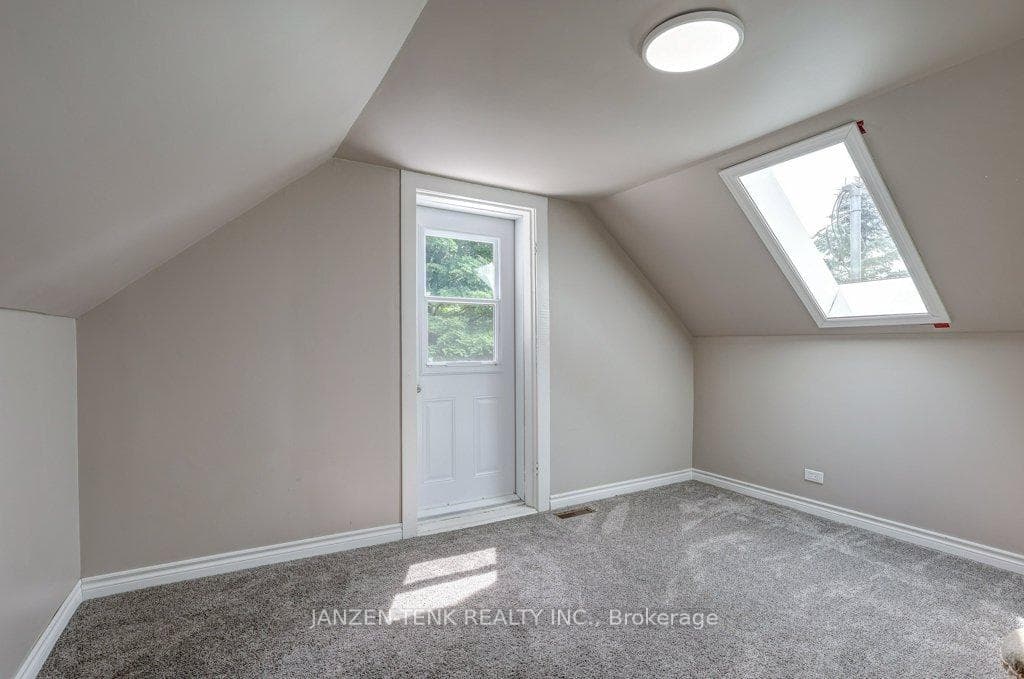 9240 Richmond Road photo 15