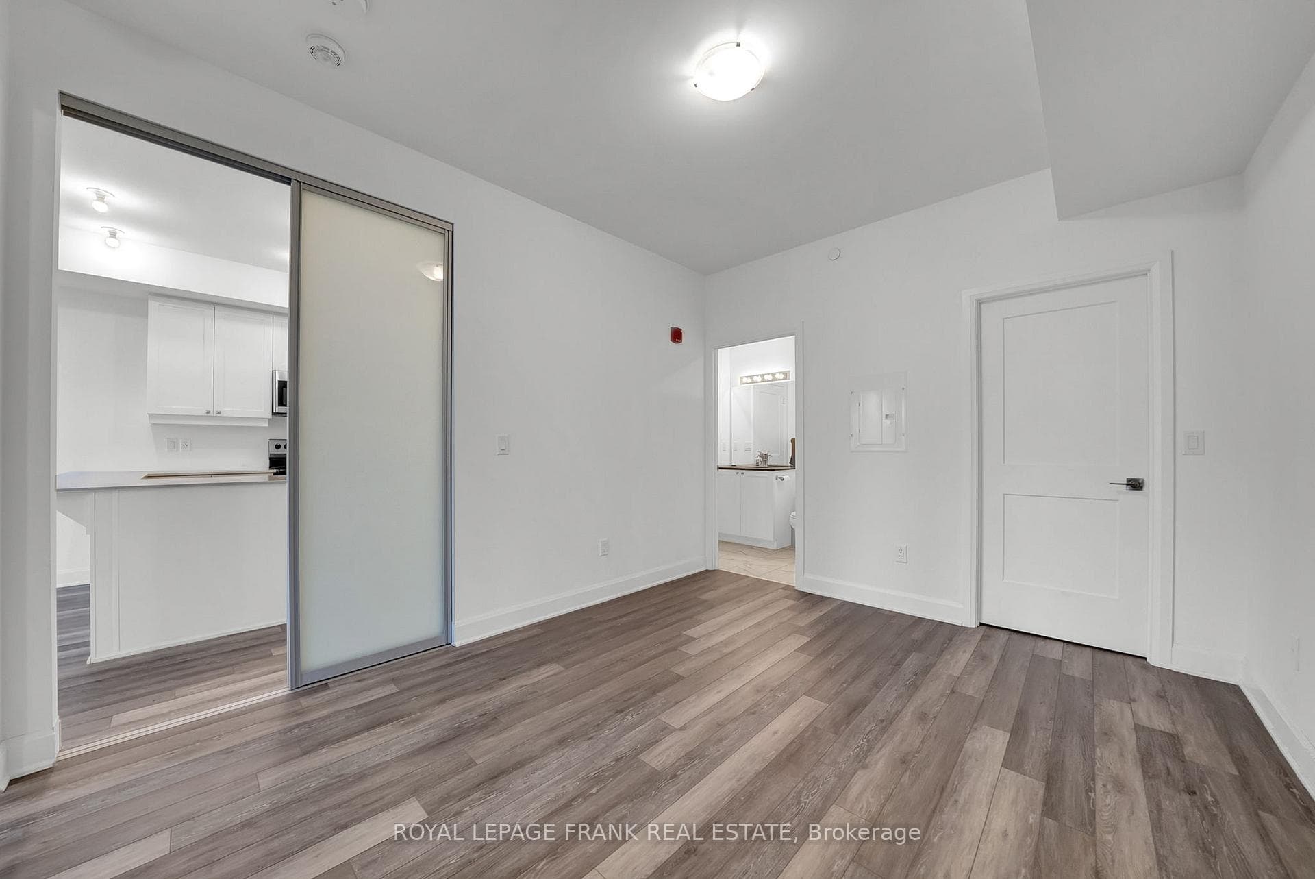 50 Lakebreeze Drive Unit 318 photo 15
