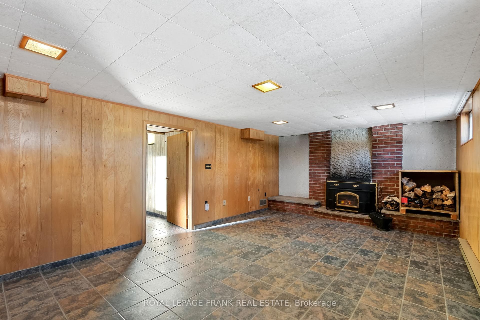 557 Morrish Road photo 27