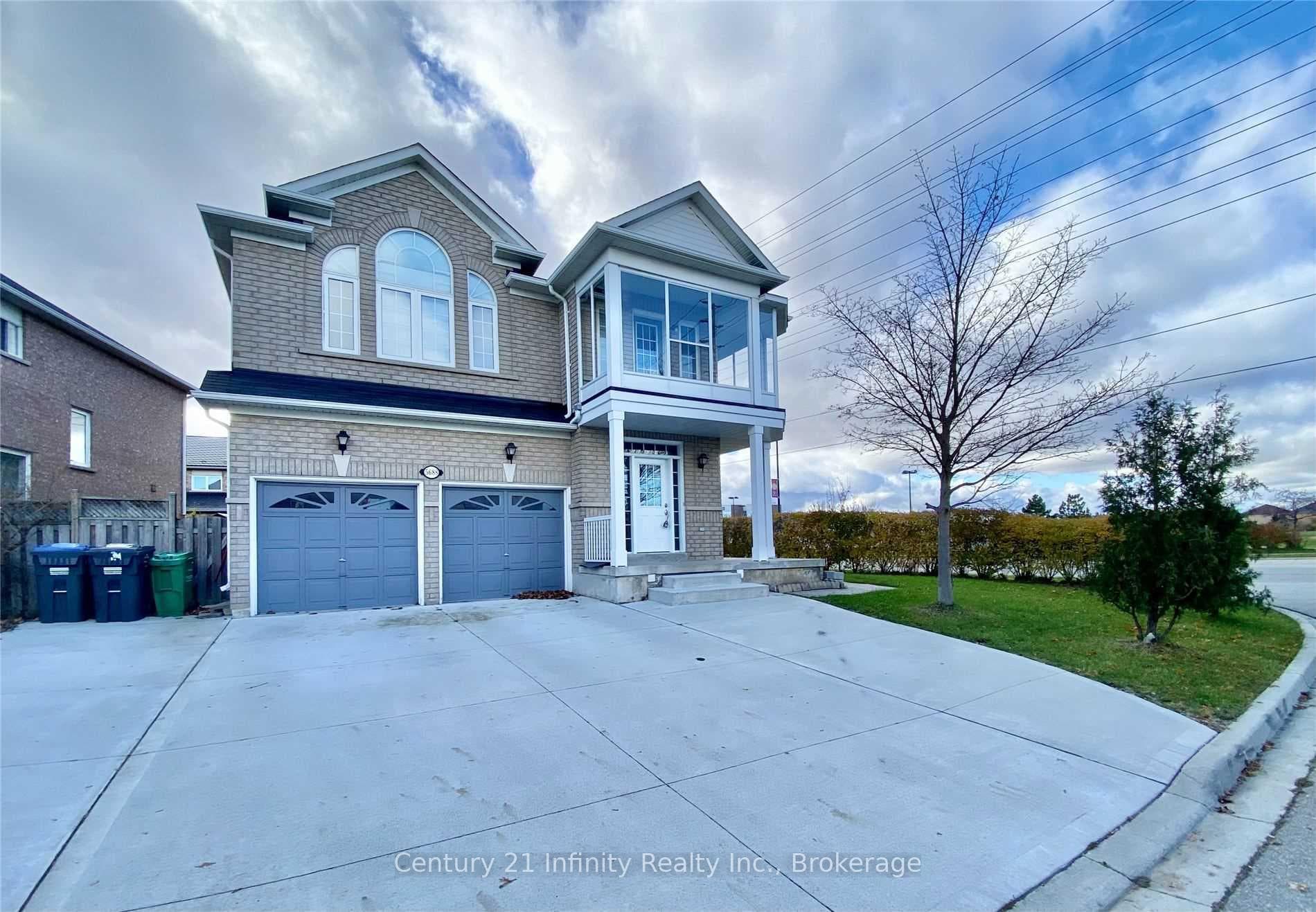 5688 Pegasus Street photo 1