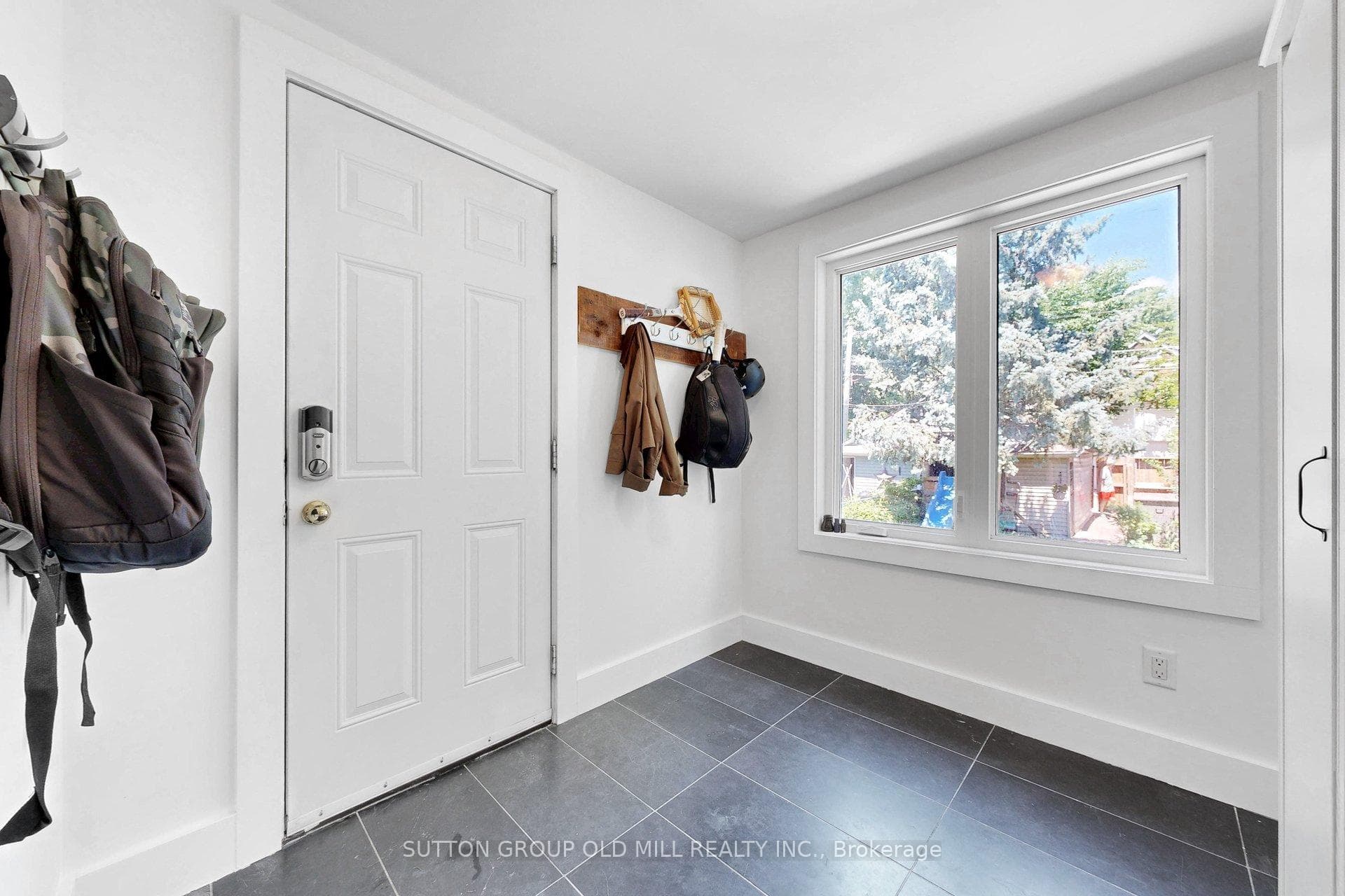 90 Fermanagh Avenue photo 23