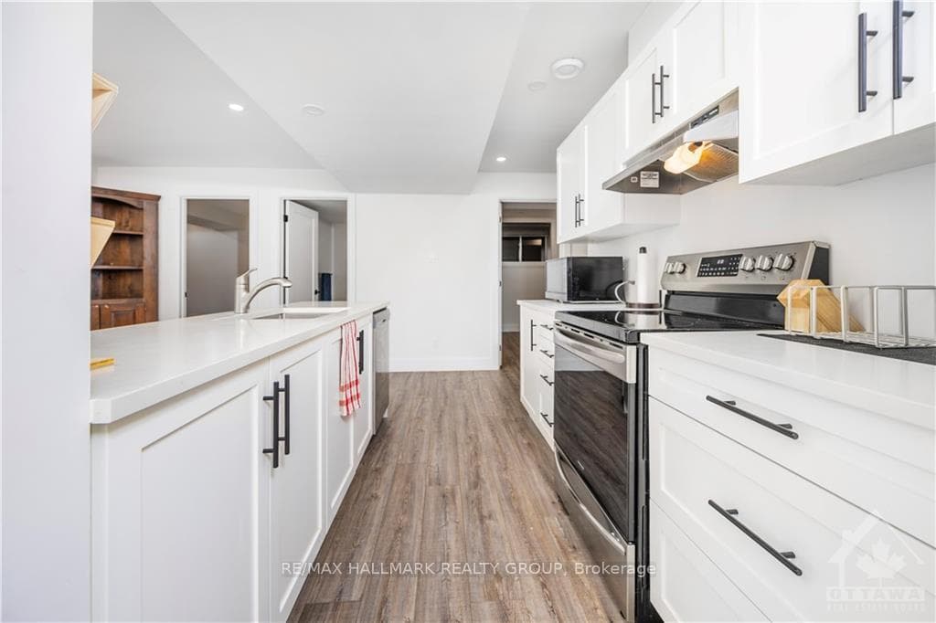3548 PAUL ANKA Drive photo 24