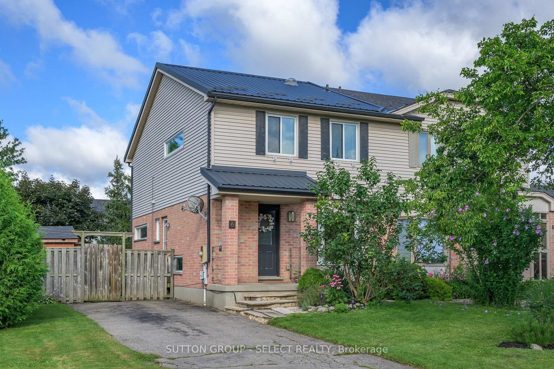 6 Moreau Crescent photo 1