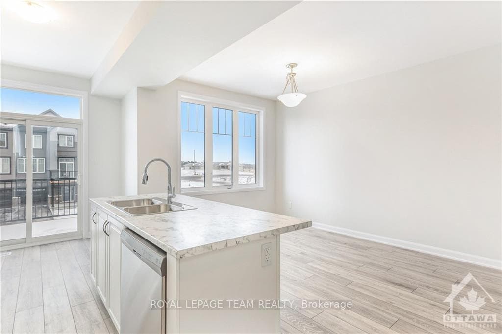 910 LIXNAW Court photo 11