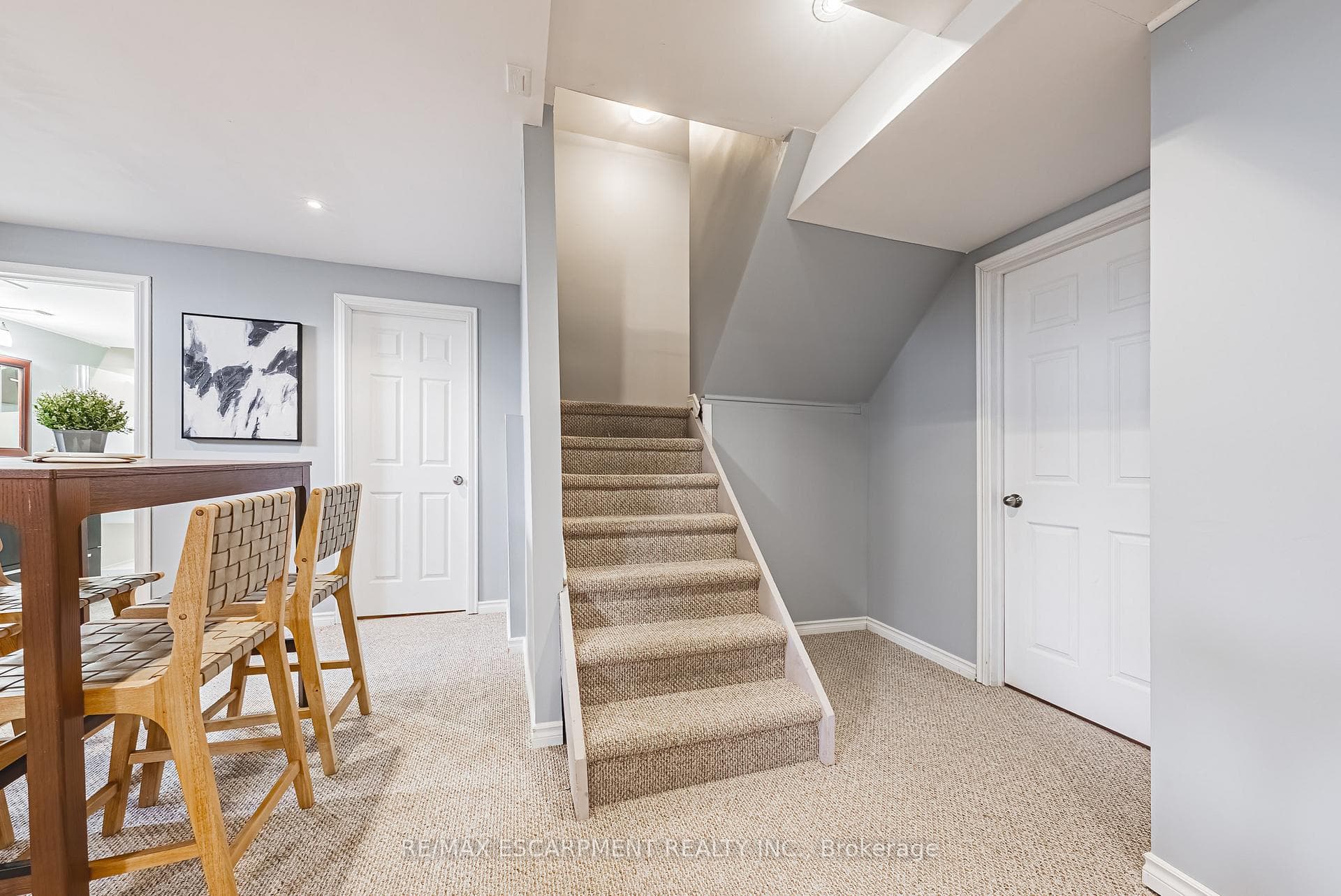 1 Charing Drive photo 32