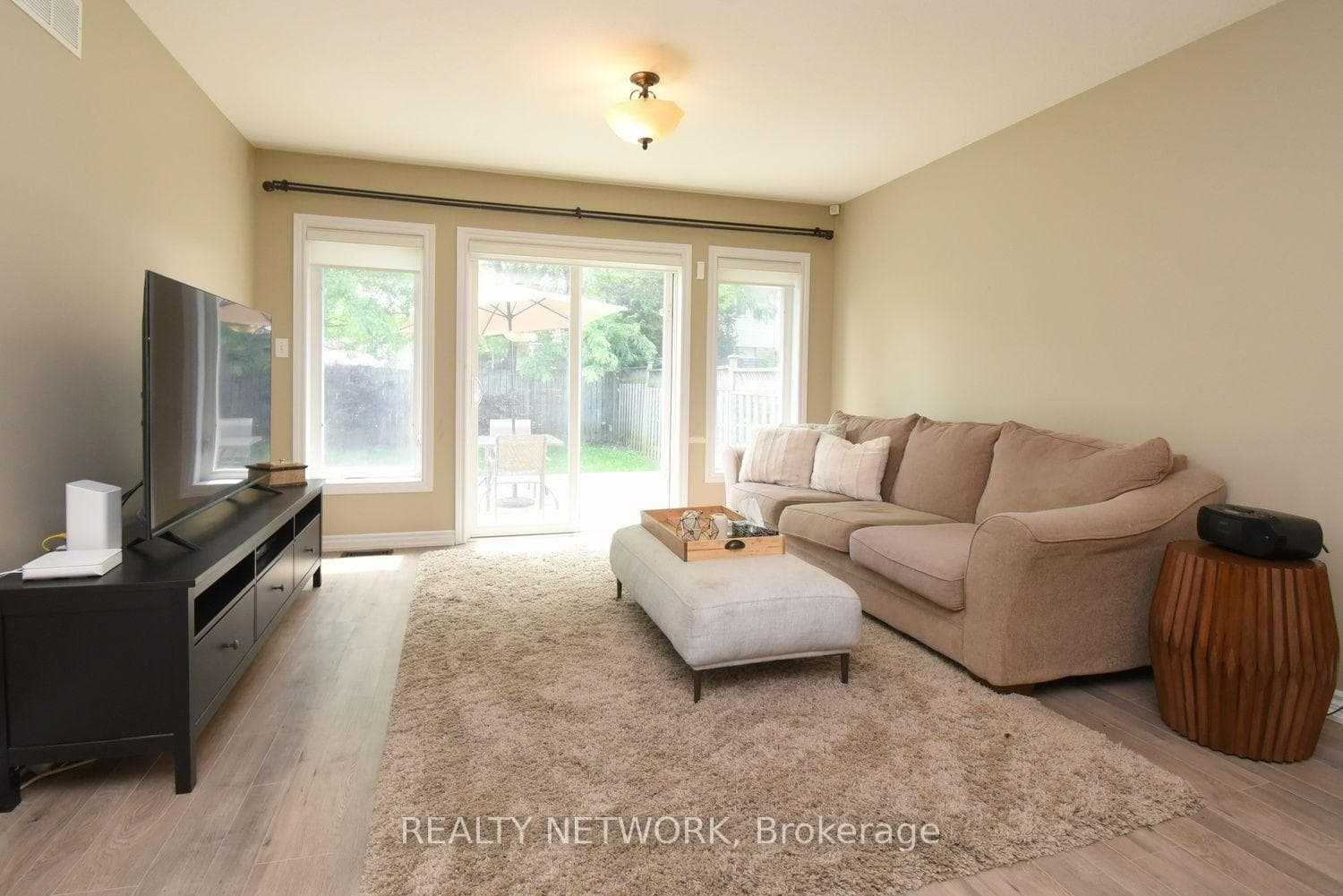 132 Clough Crescent photo 6