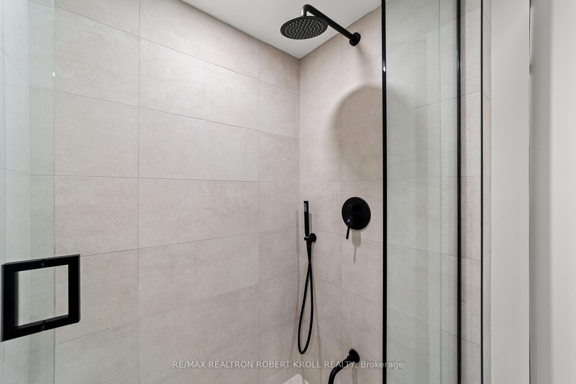 55A Avenue Road Unit 602 photo 38