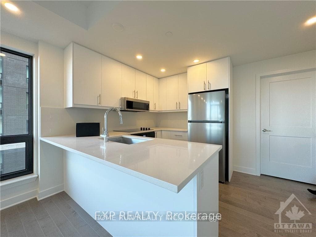 180 GEORGE Street Unit 907 photo 6