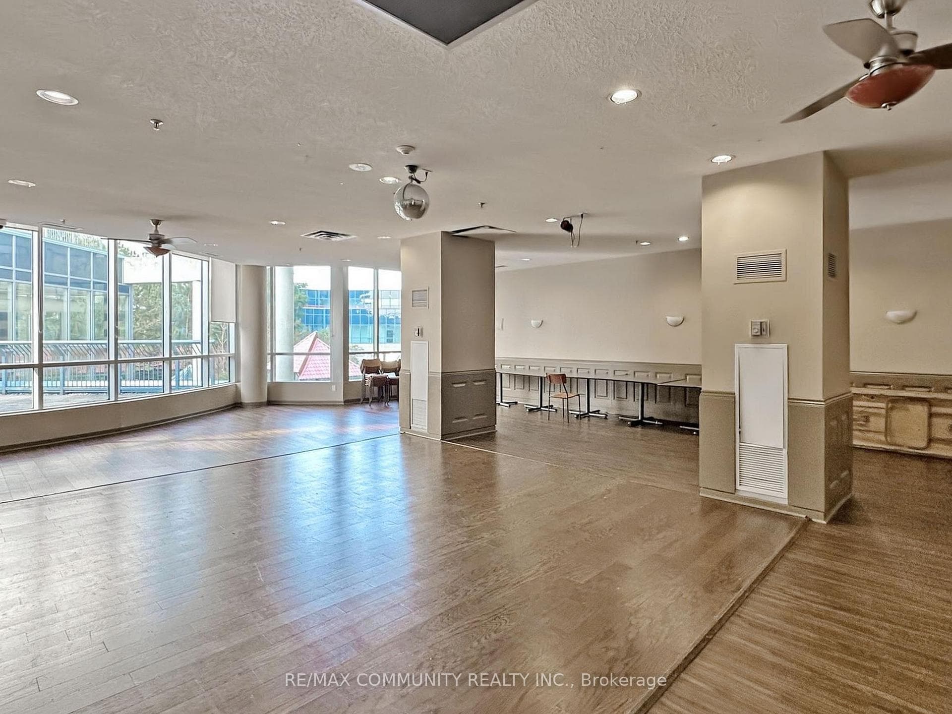 1470 Midland Avenue Unit 511 photo 34