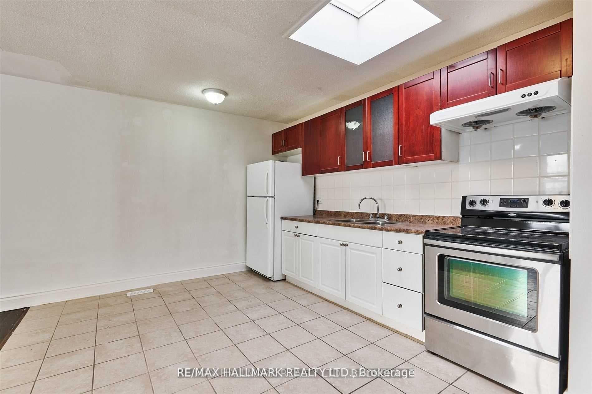 2238 Kingston Road Unit 2 photo 6