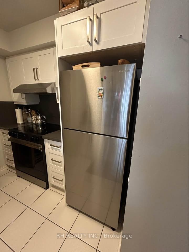 650 Lawrence Avenue Unit 439 photo 8