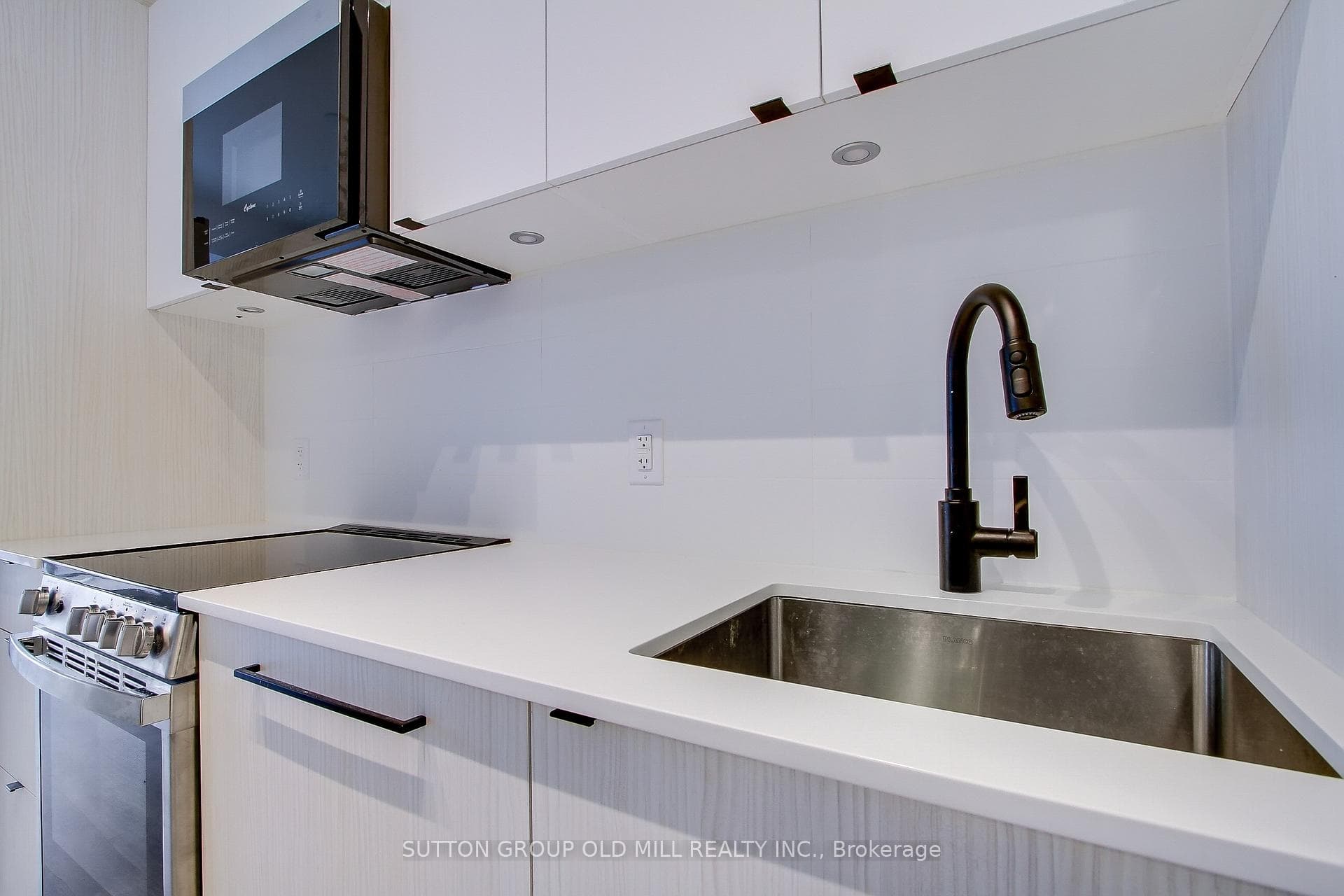 2369 Danforth Avenue Unit 516 photo 8