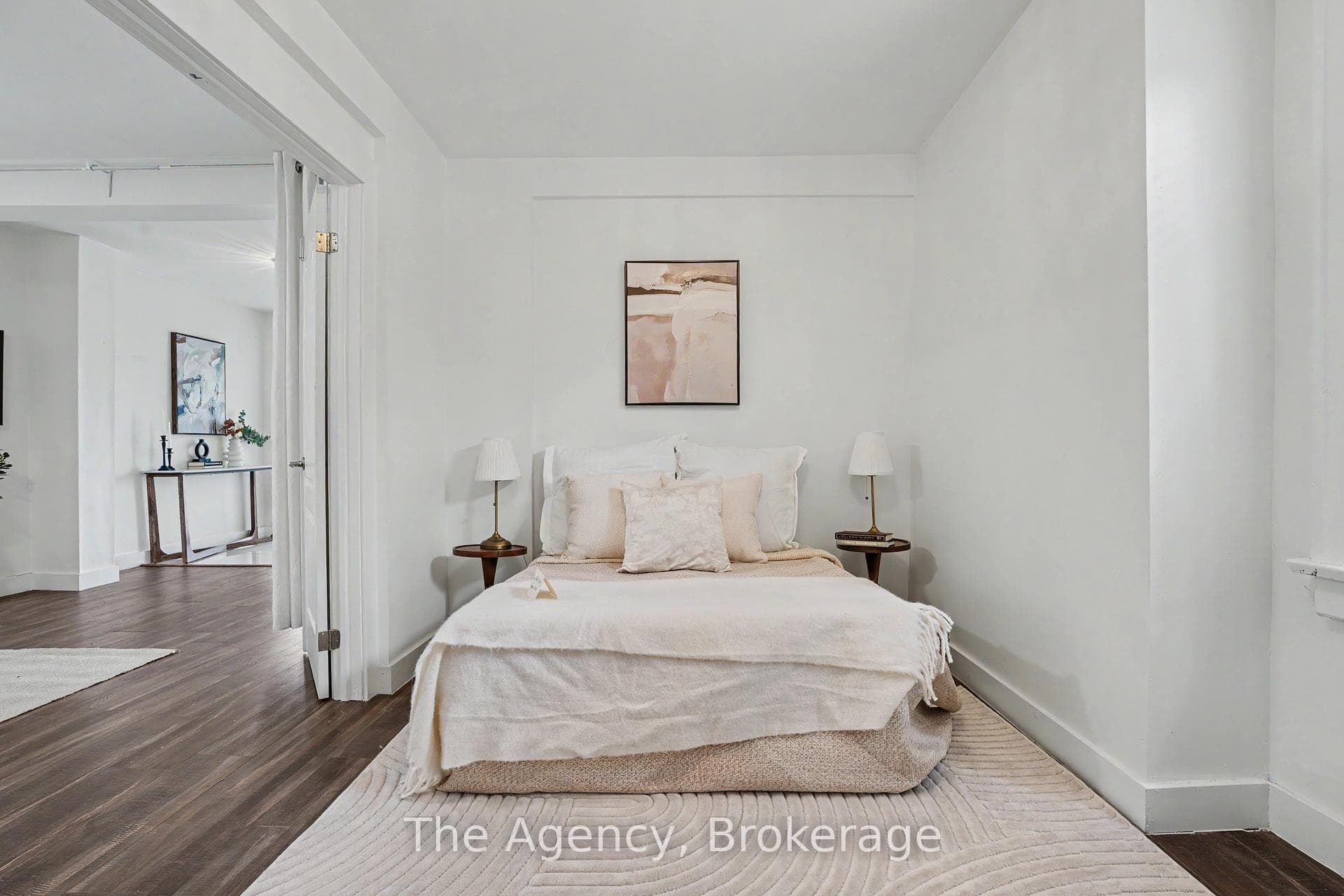 881 Lakeshore Road photo 16