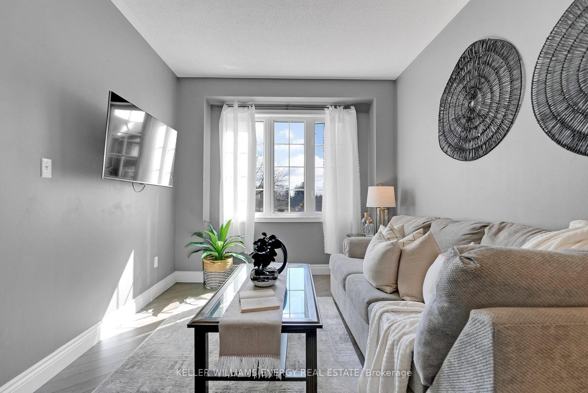 8 Boone Lane photo 3