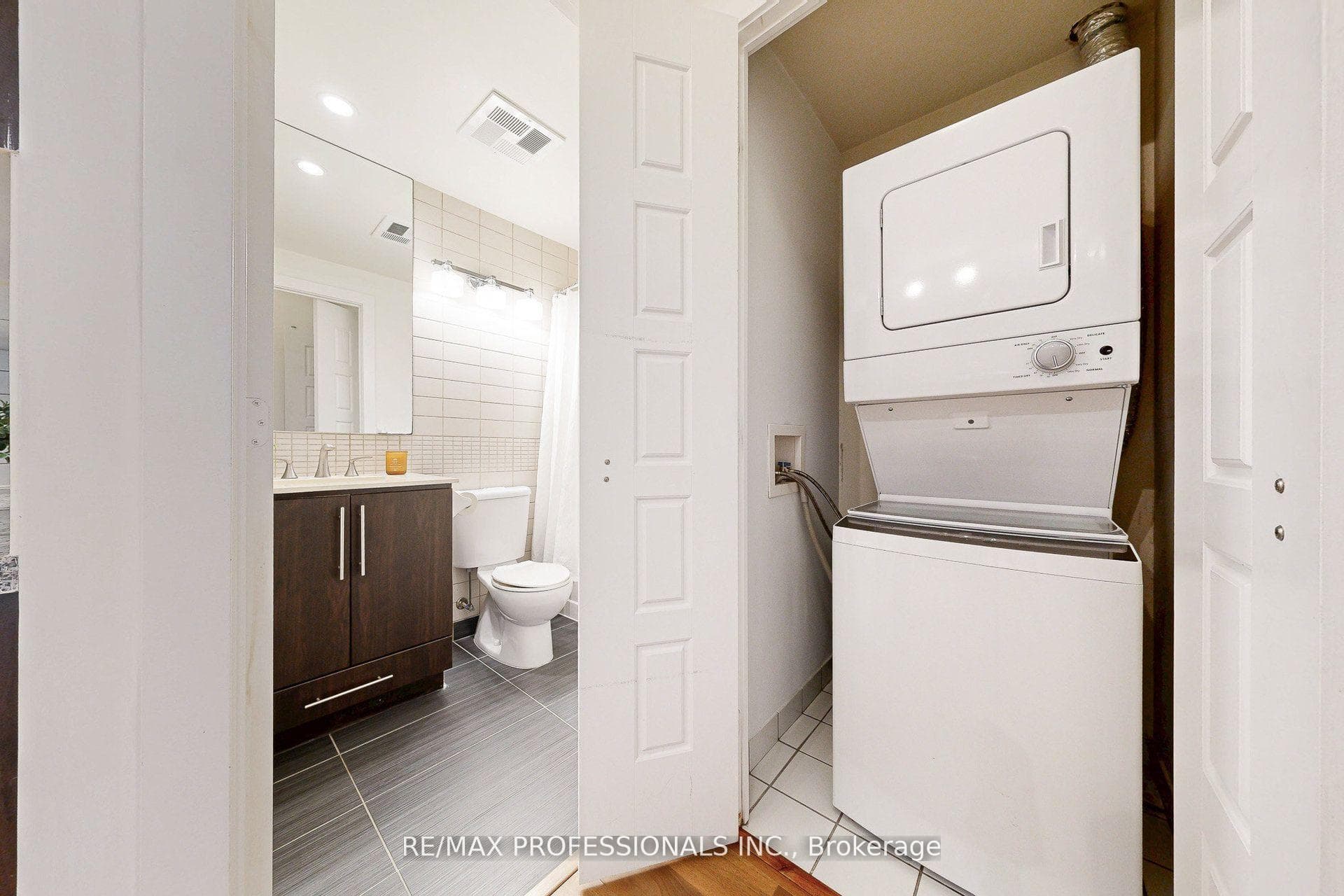 28 Linden Street Unit 1601 photo 9