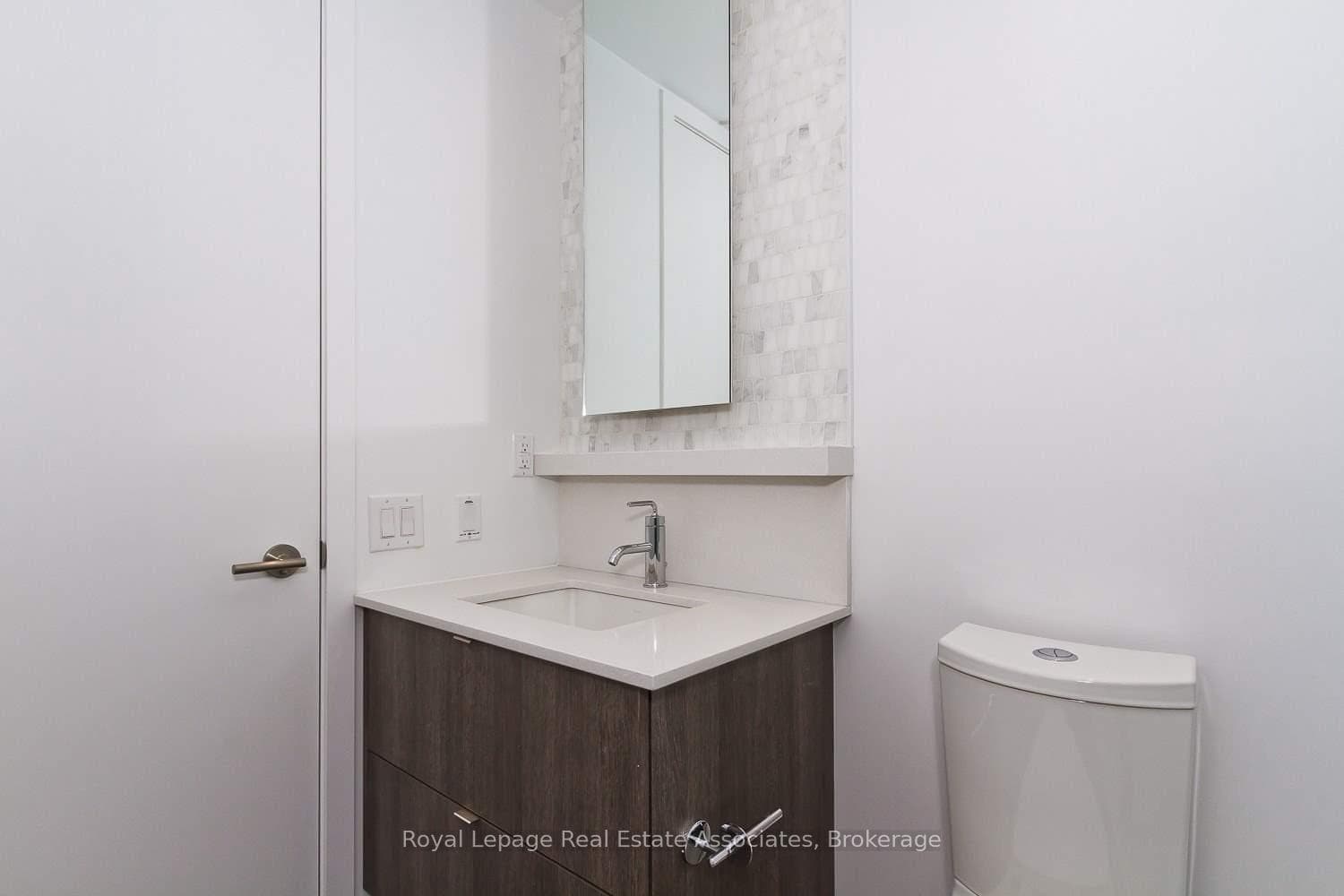 138 St Helens Avenue Unit Ph1 photo 10