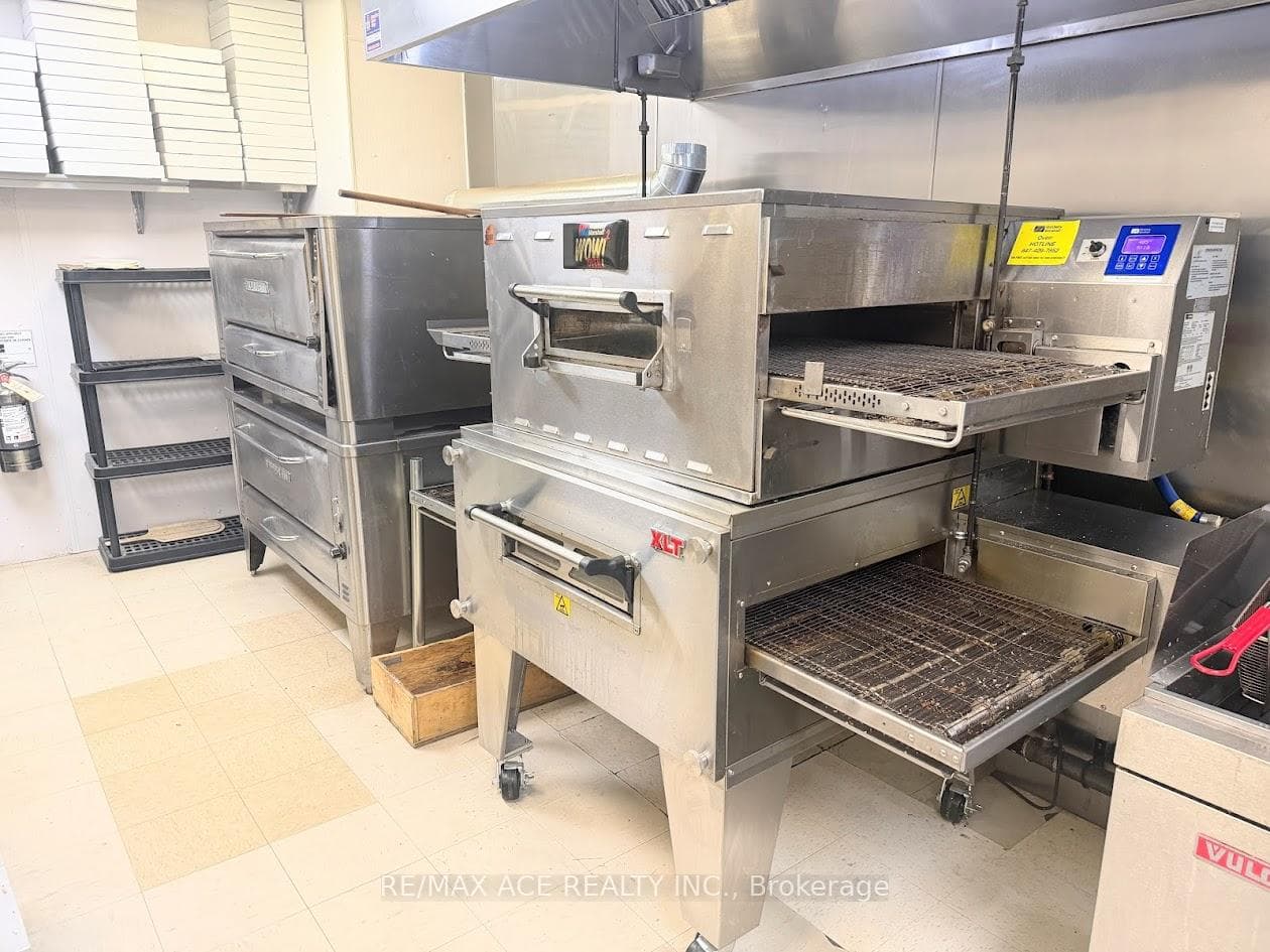 8278 Thorold Stone Road Unit UNIT 1A photo 5