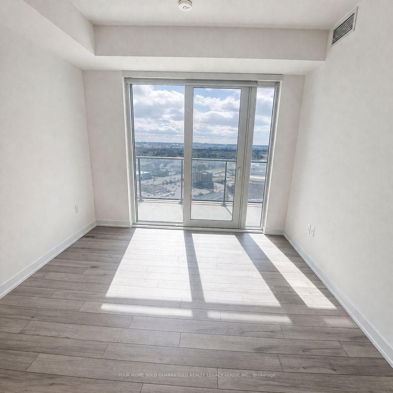 15 Skyridge Drive Unit 1916 photo 6