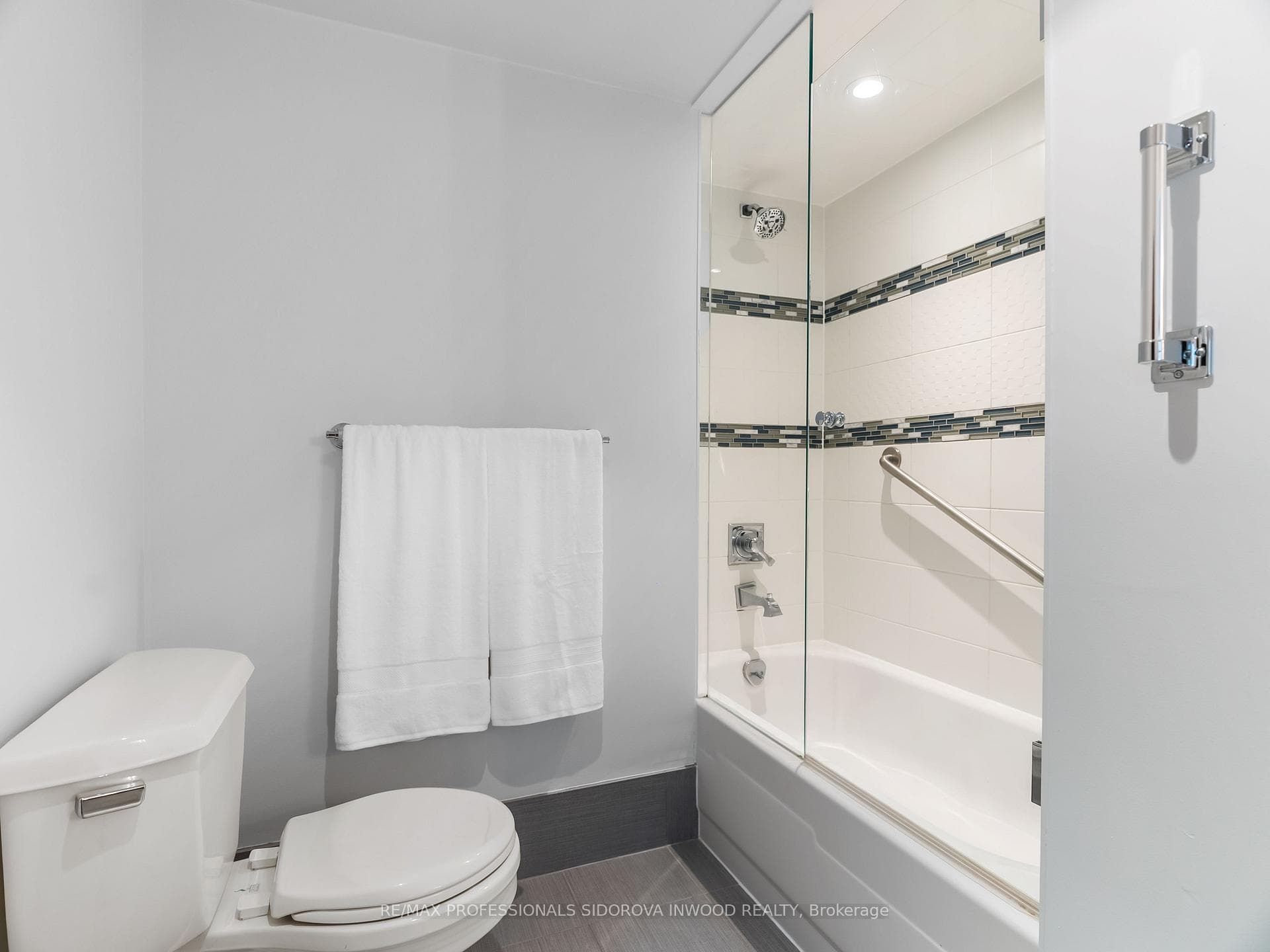 2045 Lake Shore Boulevard Unit 212 photo 24