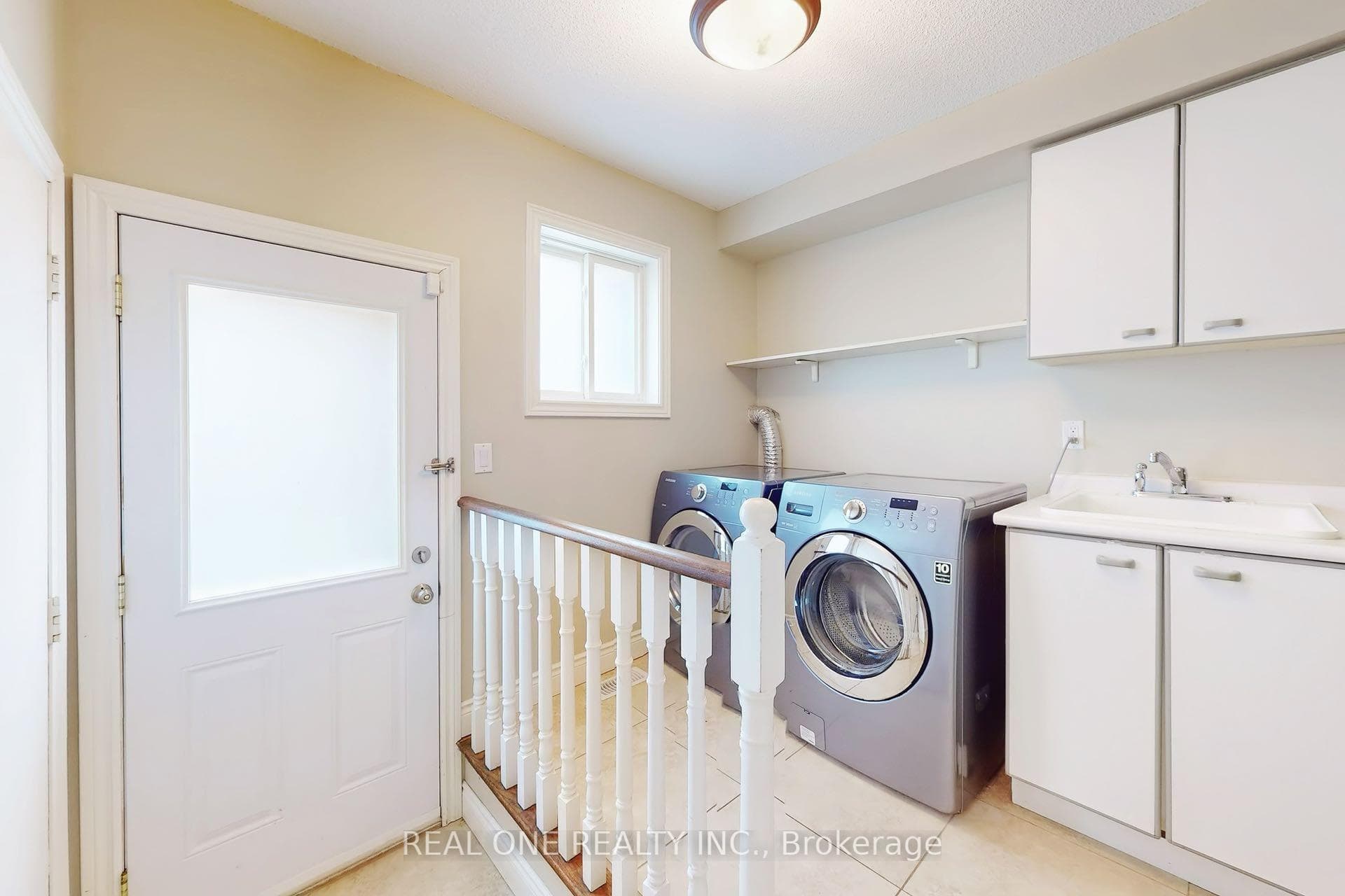 1545 Stationmaster Lane photo 29