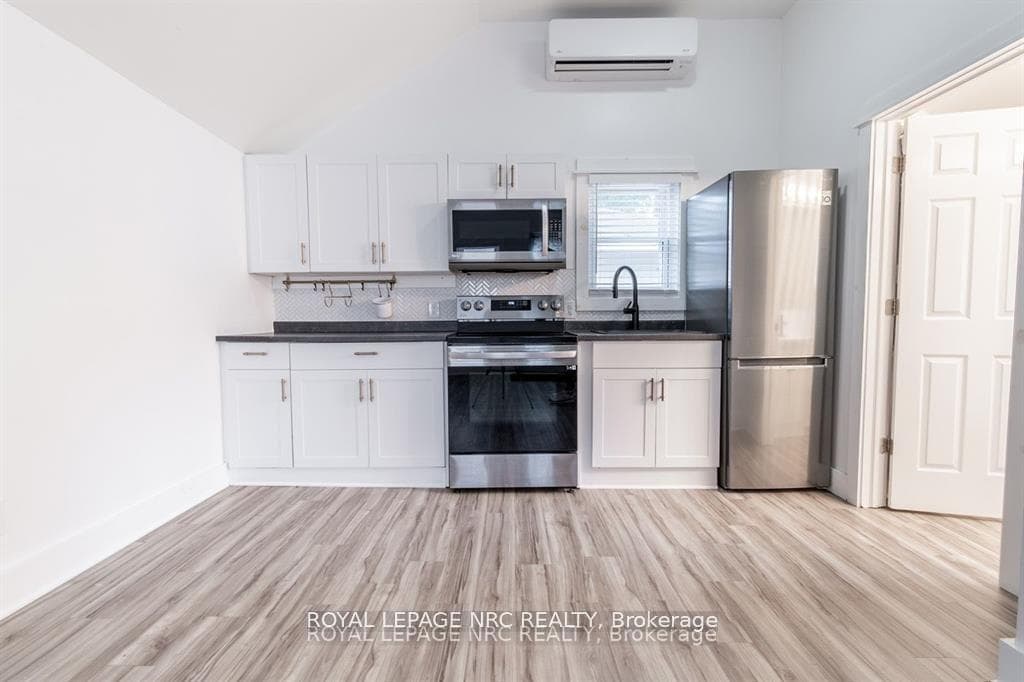 387 Elmwood Avenue photo 8