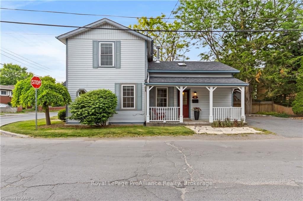 93 MOWAT Avenue photo 2