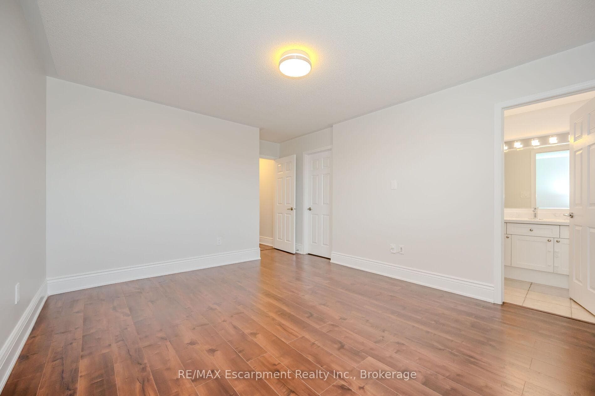 2966 Garnethill Way photo 15