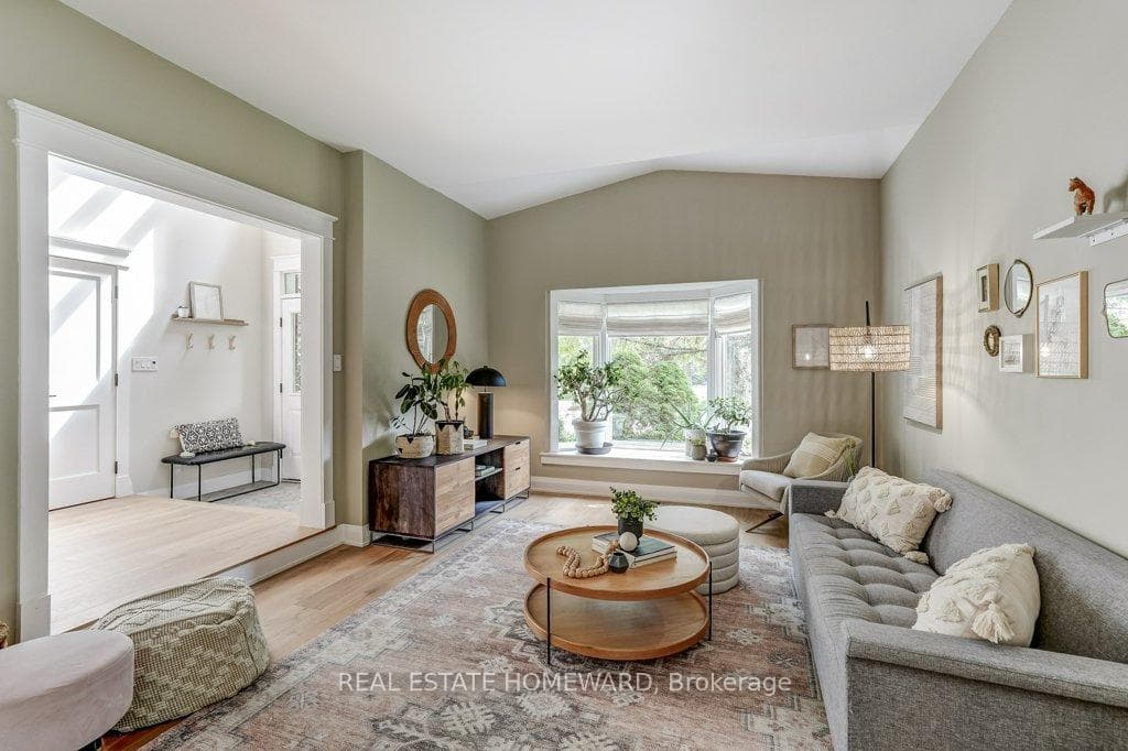 98 Woodview Drive photo 7