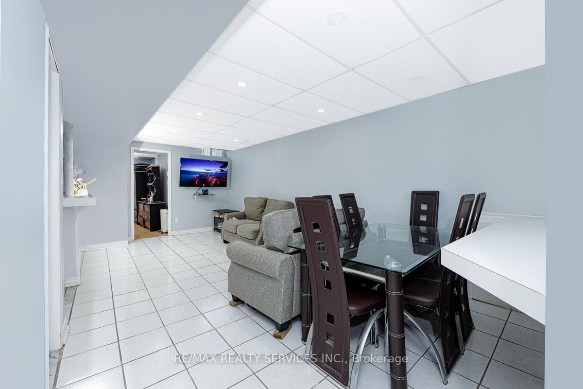 161 Hupfield Trail photo 18