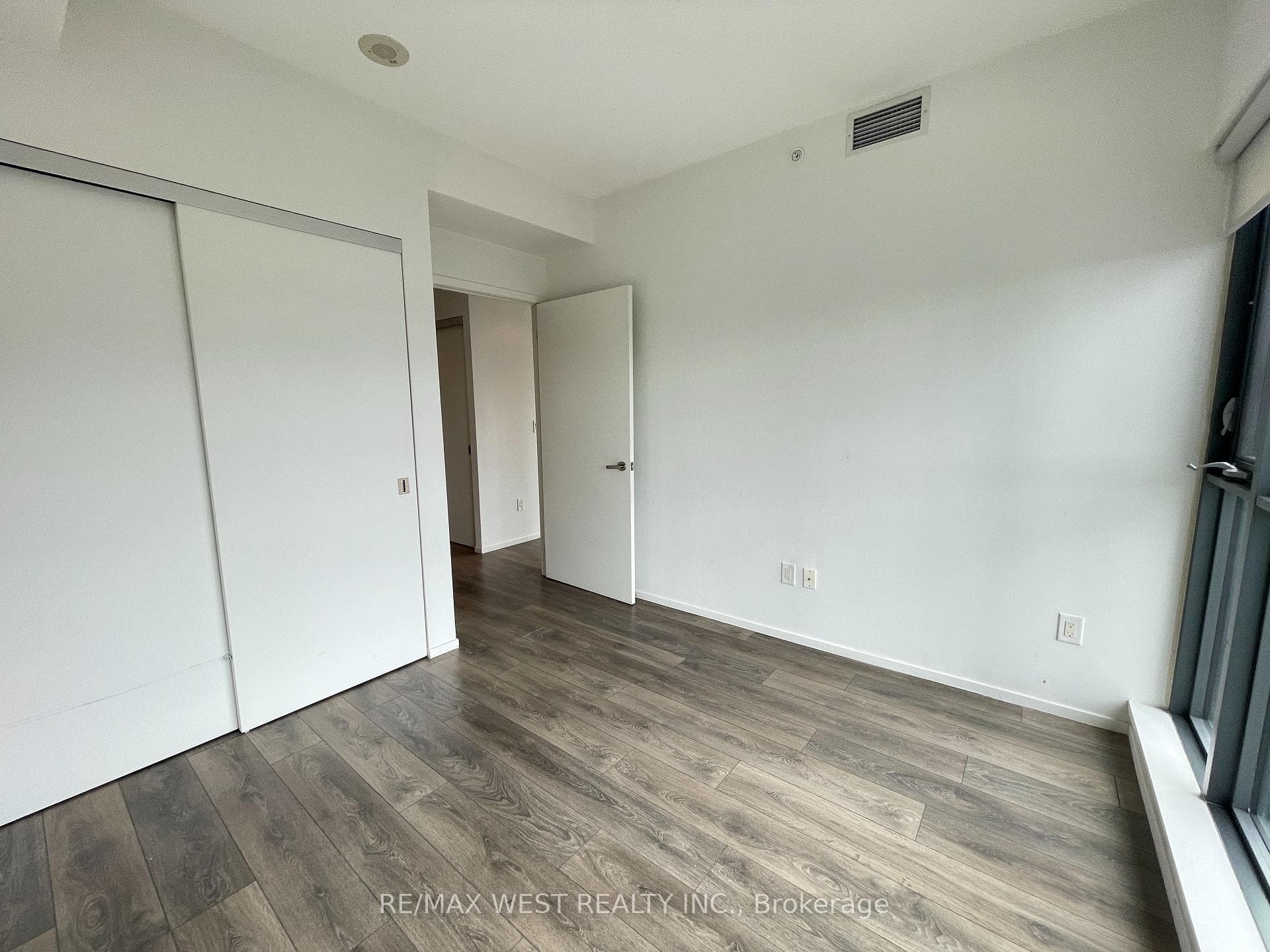 159 DUNDAS Street Unit 2309 photo 4