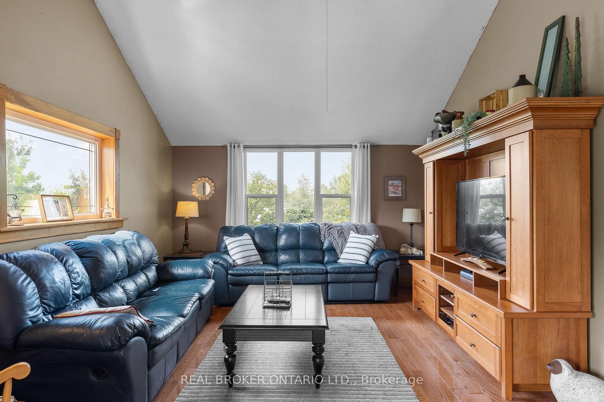 2819 Old Orchard Road photo 7