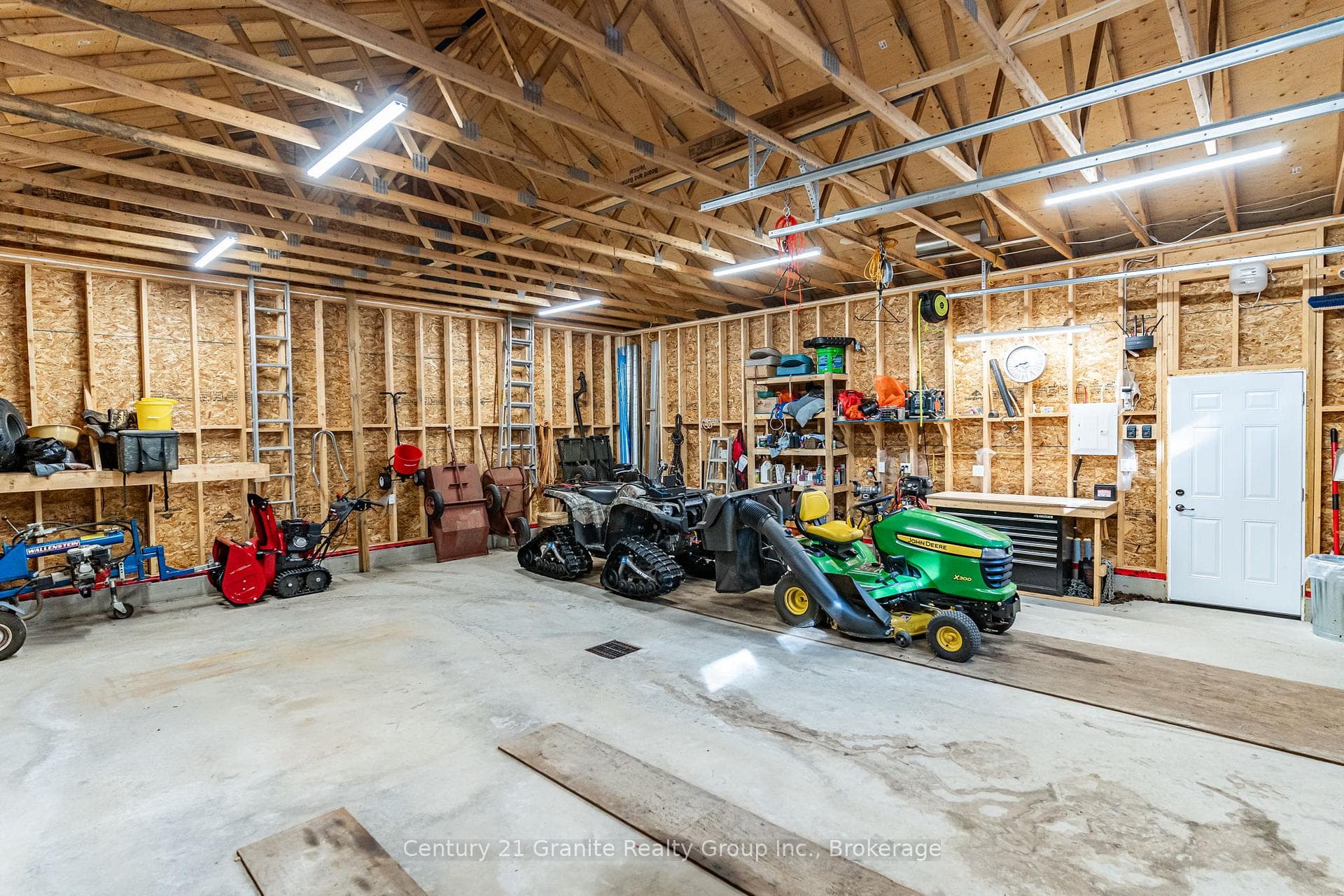 Detached garage