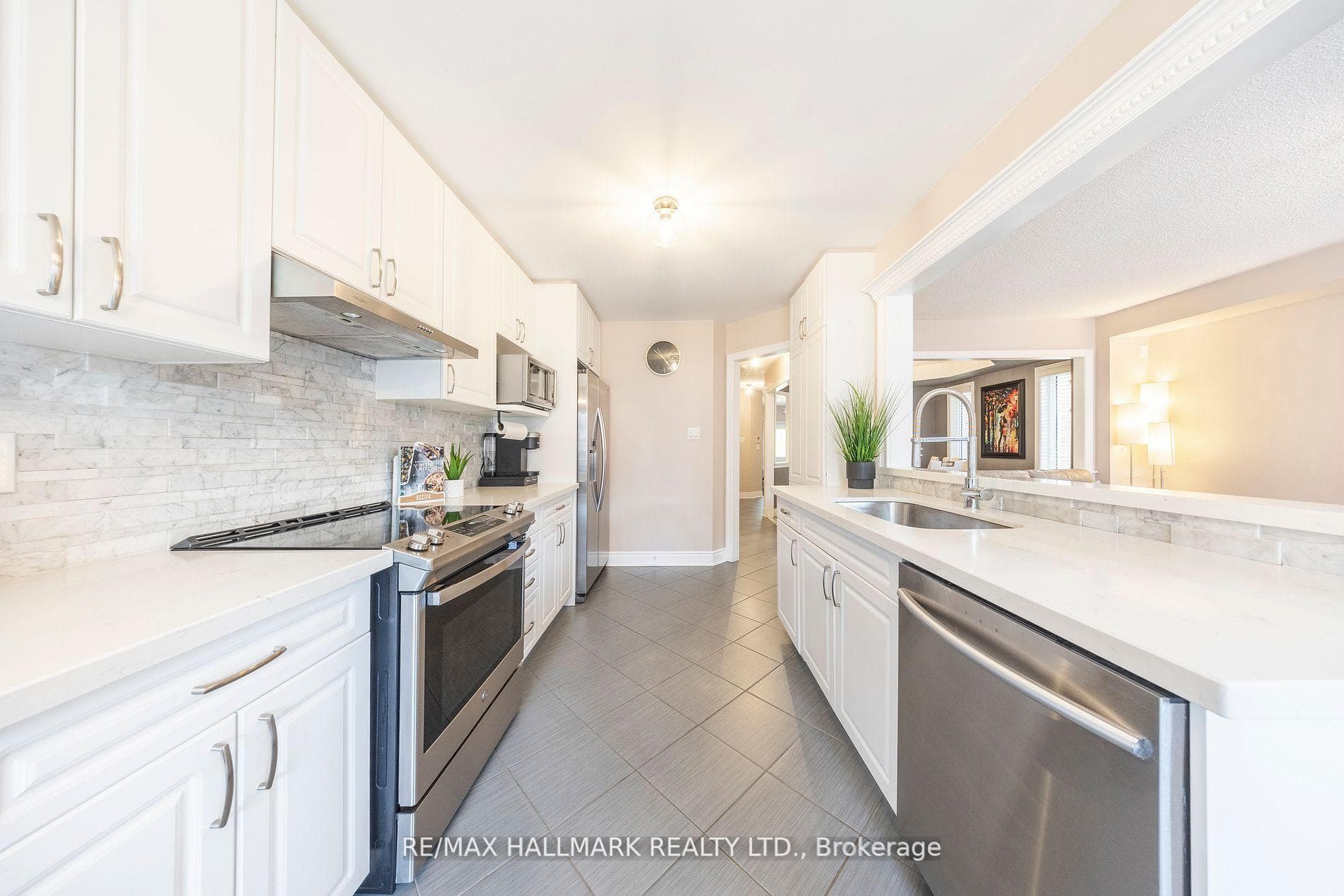 93 Sharplin Drive photo 18