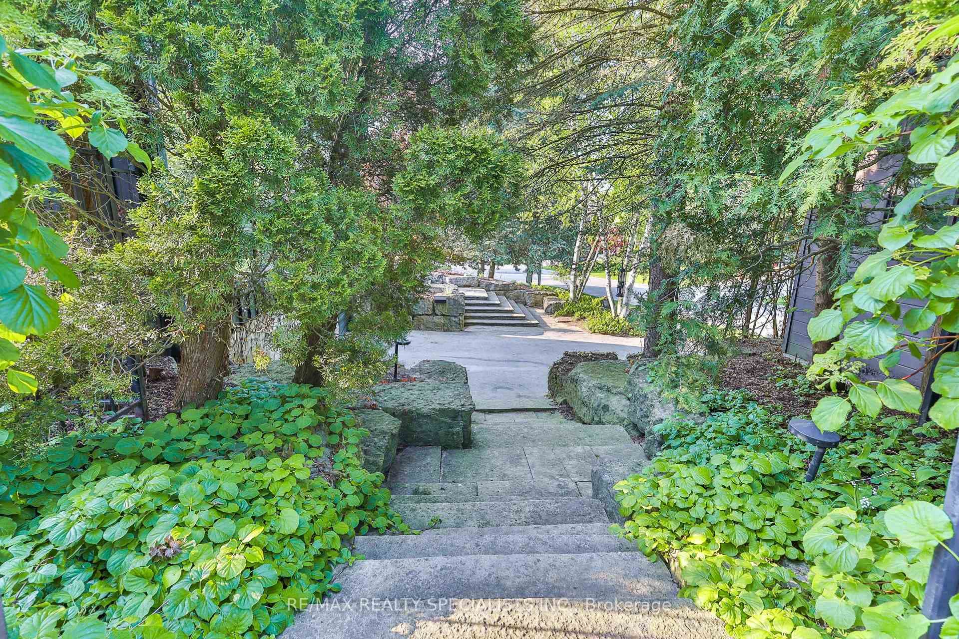 150 Uphill Court photo 37