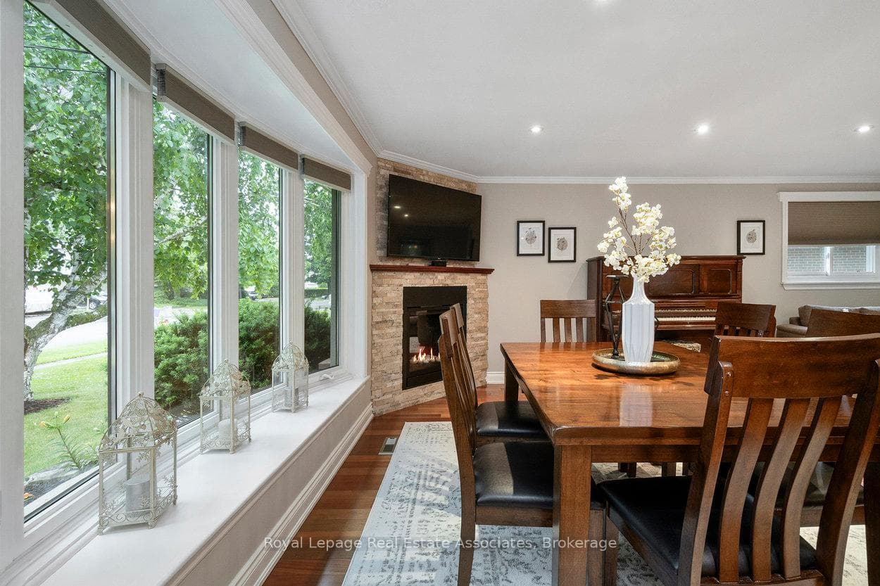 34 Irwin Crescent photo 6