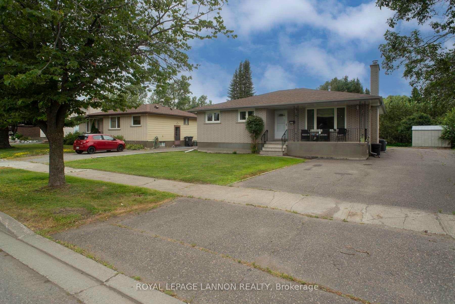 164 County Boulevard photo 41