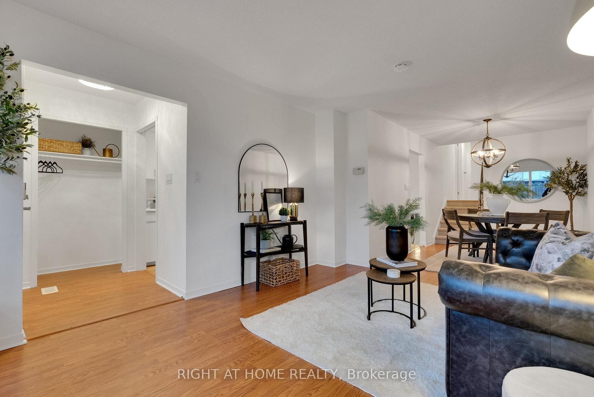 56 Ashdale Crescent photo 13