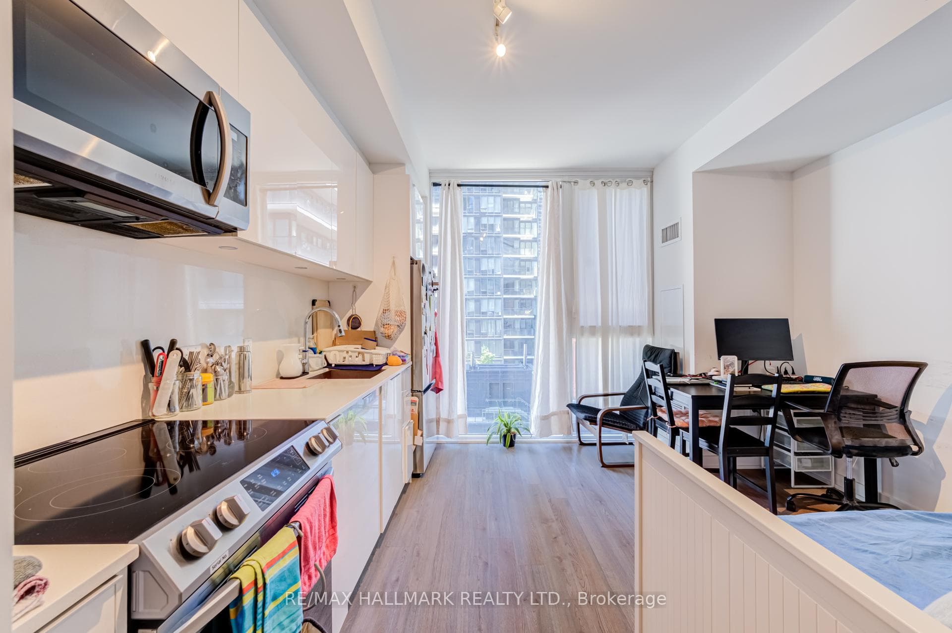 357 King Street Unit 906 photo 13
