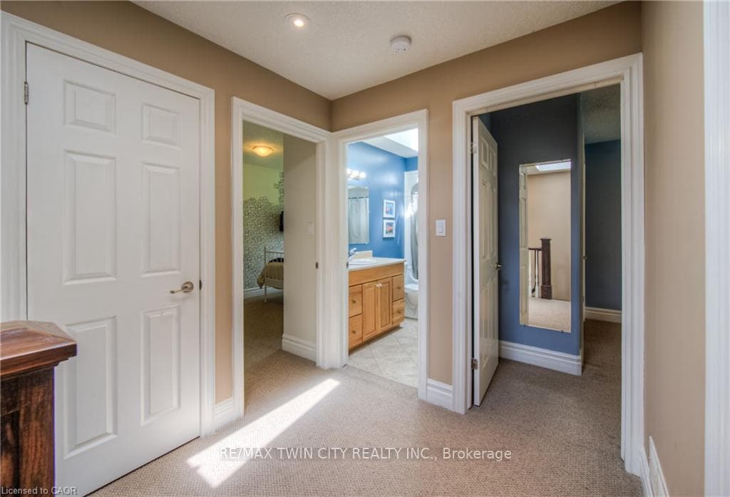 145 RIVERBANK Drive photo 27
