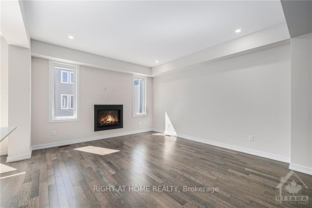 68 HACKAMORE Crescent photo 7